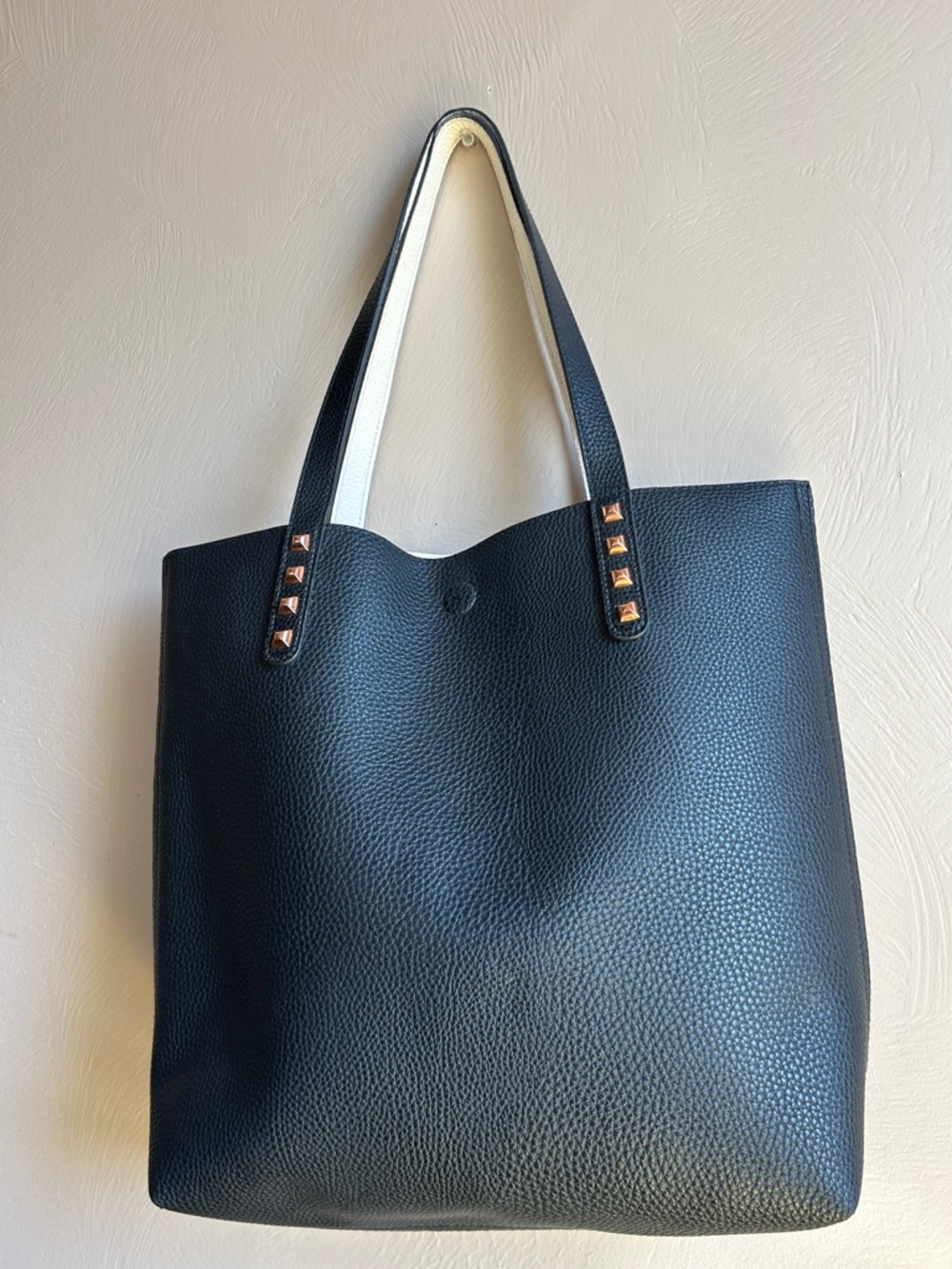 Unbranded Black Faux Leather Tote Bag with Stud Accents. Contrasting Interior.